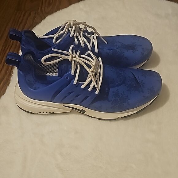 Gently Worn Ladies Floral print Racer  Blue Sail Nikes - Picture 4 of 5